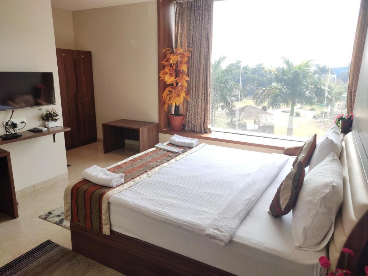 Visawa Palace Nanded Ngoại thất bức ảnh