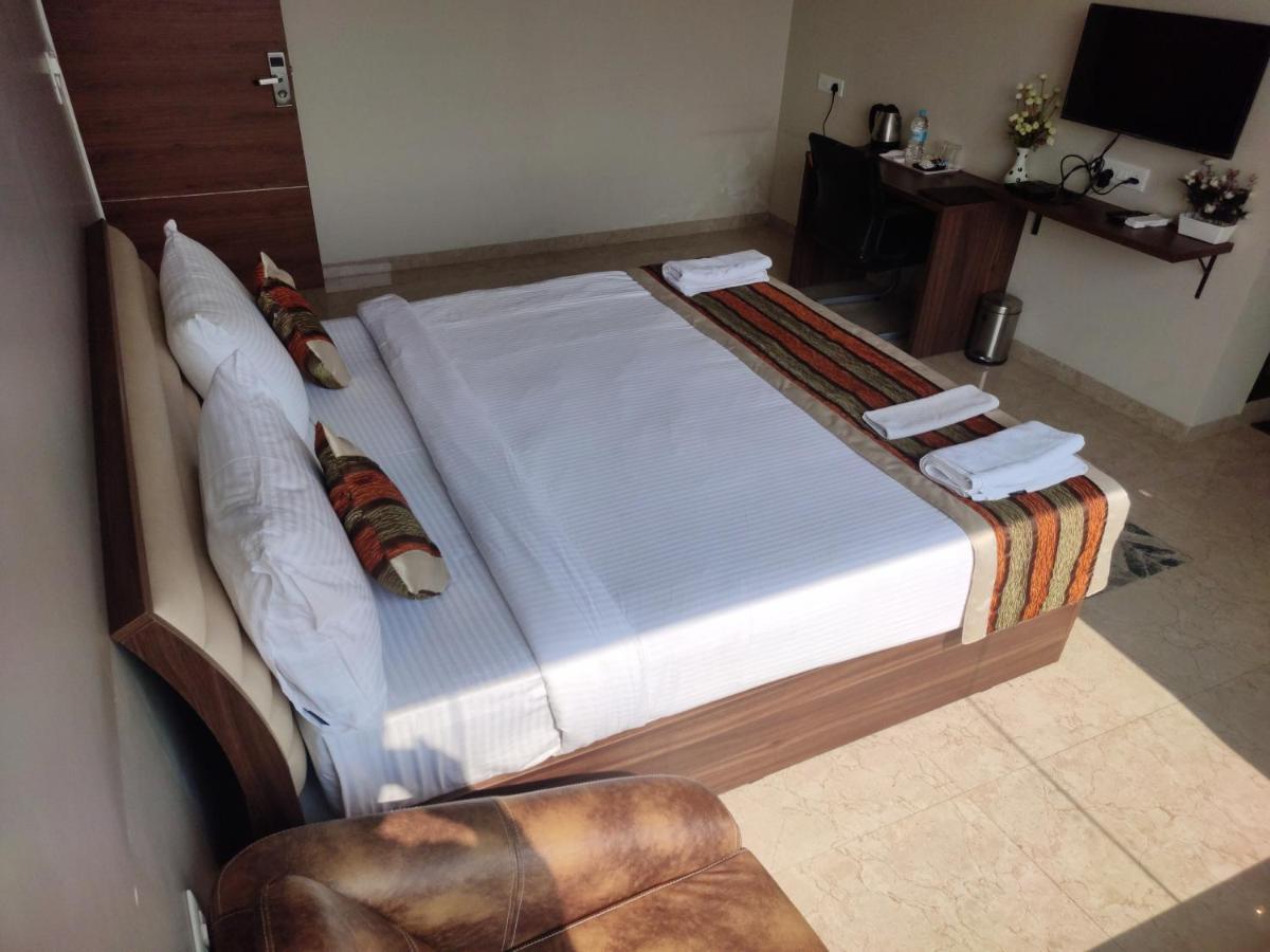 Visawa Palace Nanded Ngoại thất bức ảnh