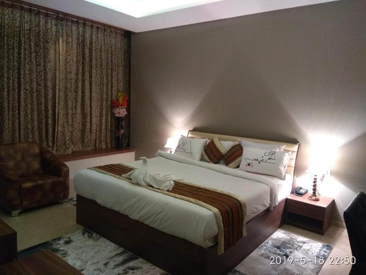 Visawa Palace Nanded Ngoại thất bức ảnh